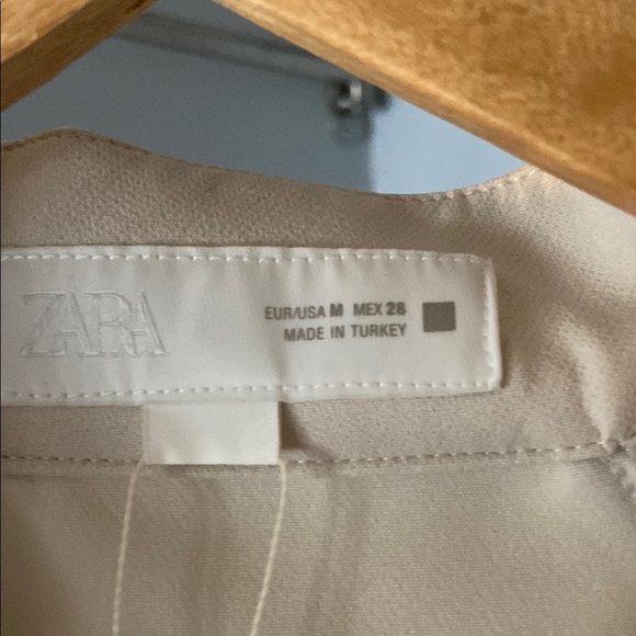 Zara Cream and Black Bomber Jacket with Sporty Design - Picture 4 of 4